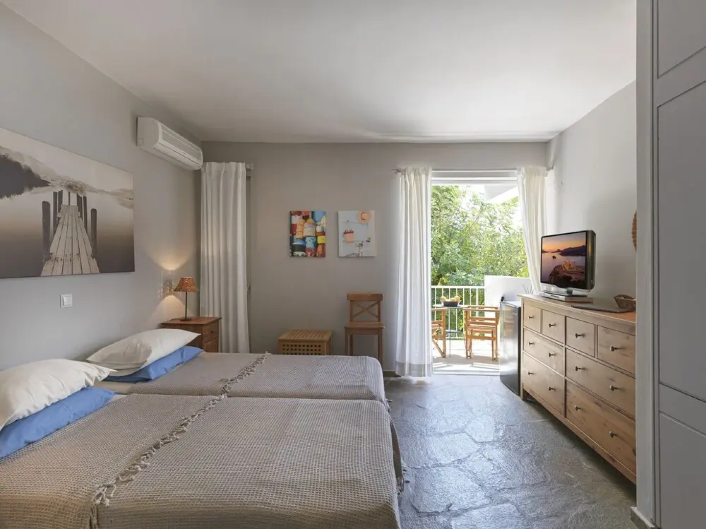 A 2BR Villa in Sounio with pool