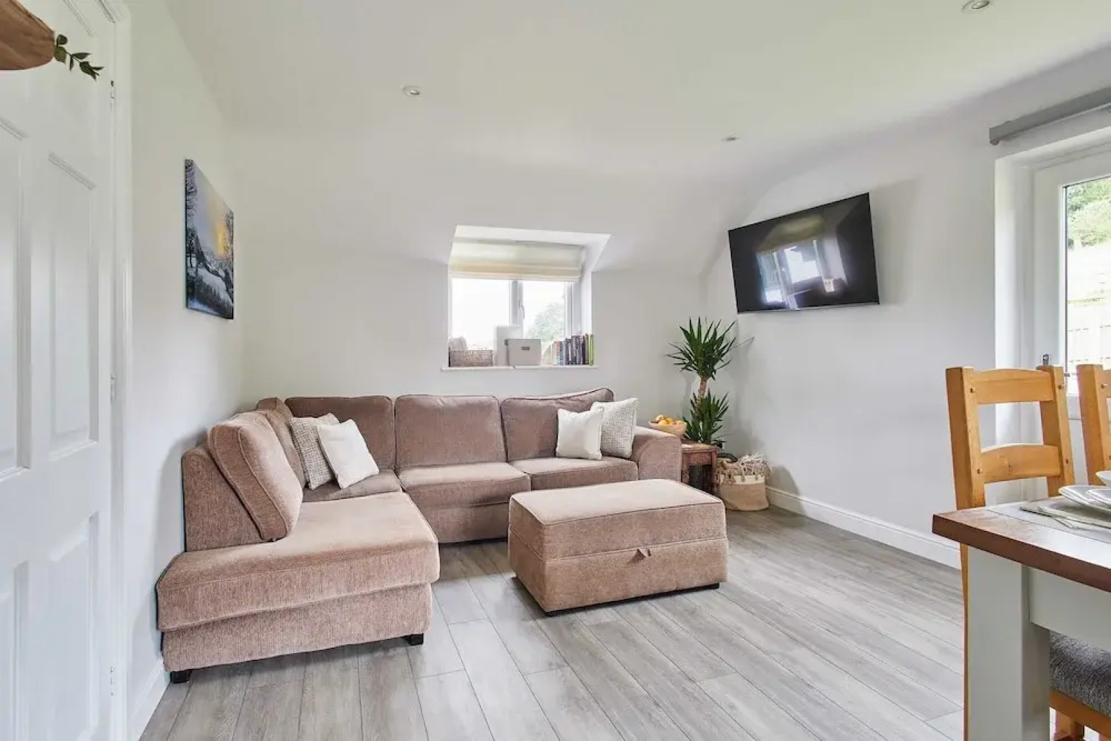 Host Stay Trem Y Cwm