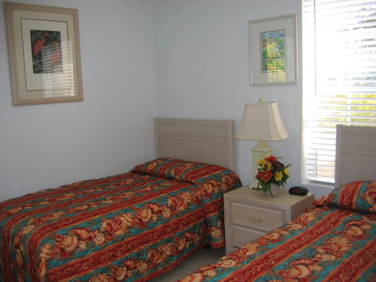 Castaways Beach and Bay Cottages