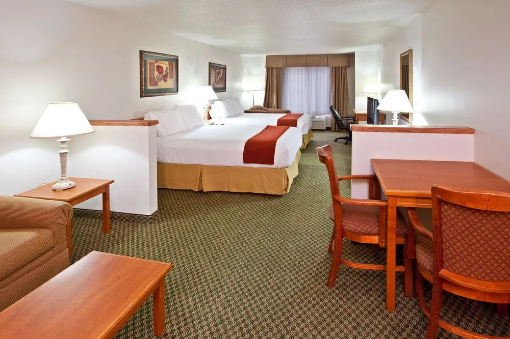 Holiday Inn Express & Suites Logan