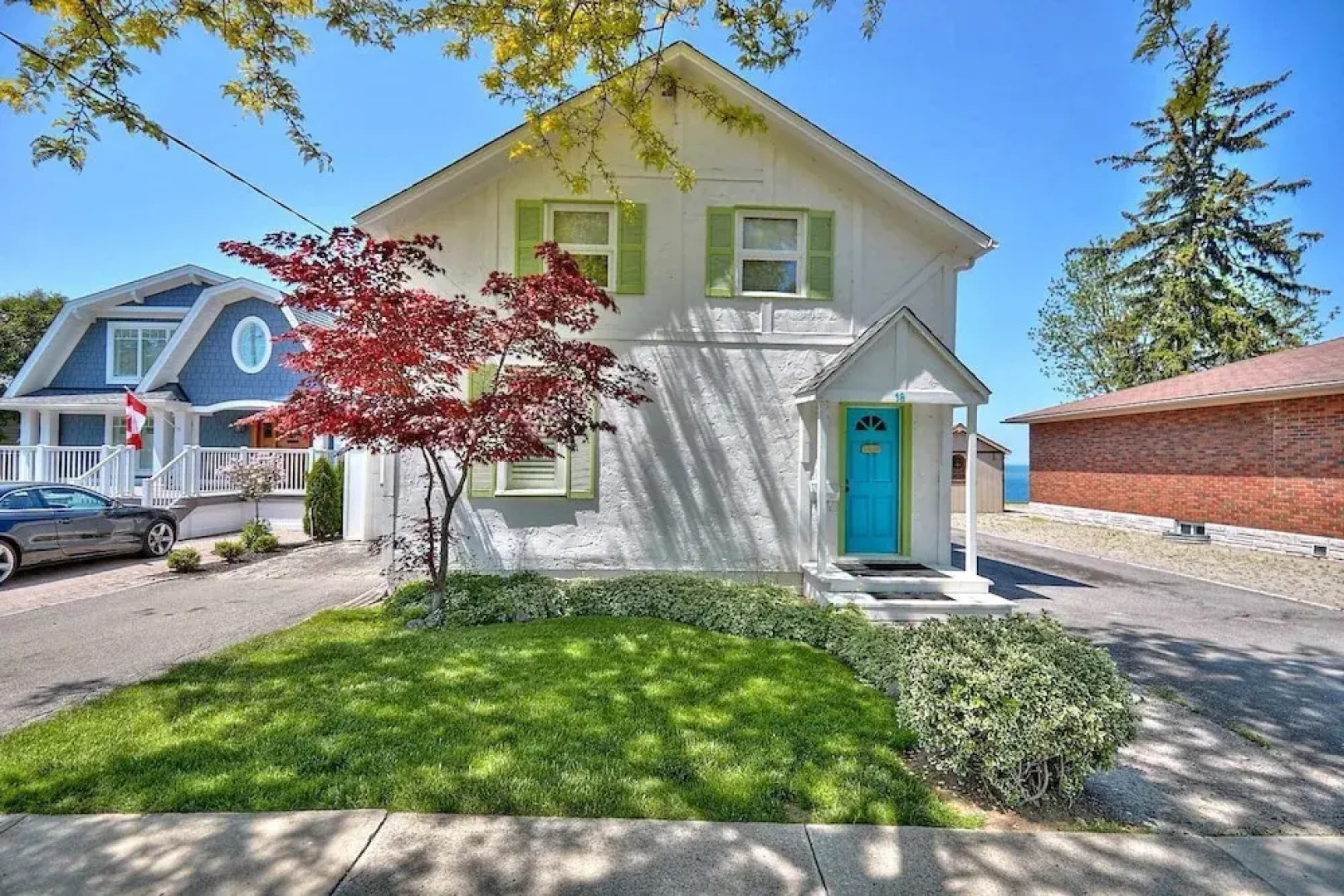 Niagara Lakefront Charm