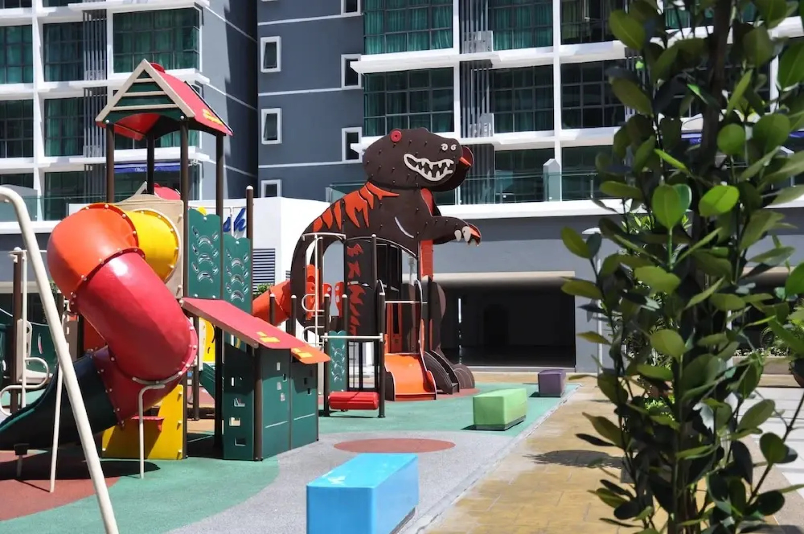 Lawang Suite 2 Bedroom Corner Apartment