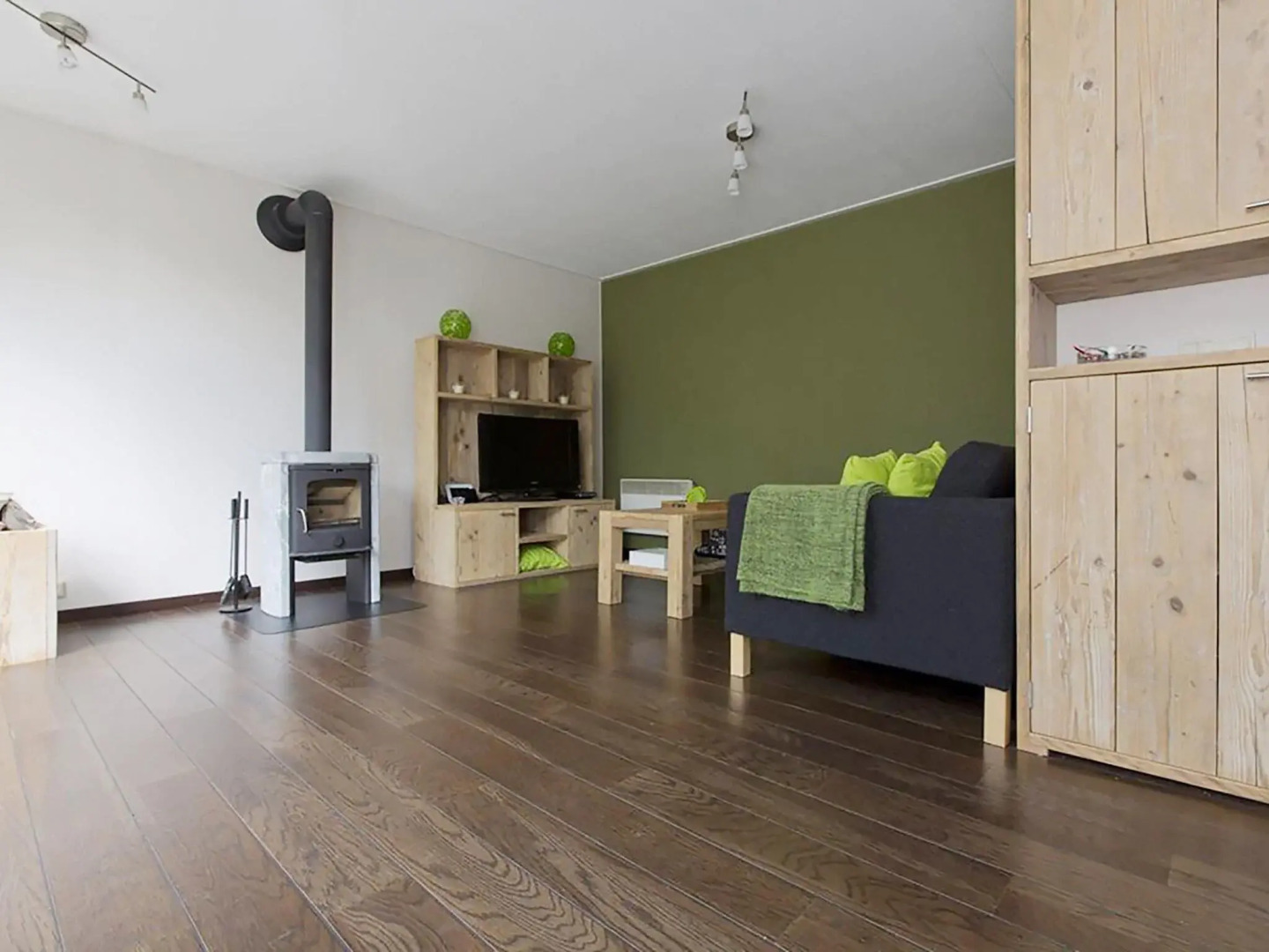 Welcoming Holiday Home in Grou Near River