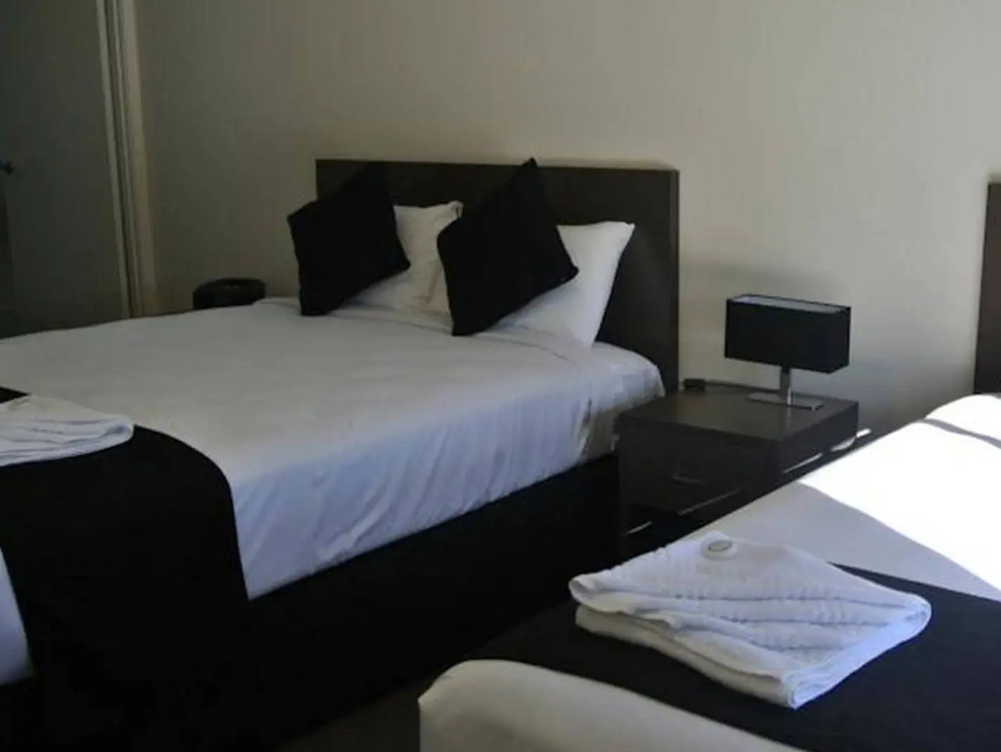 Dooleys Springsure Tavern and Motel