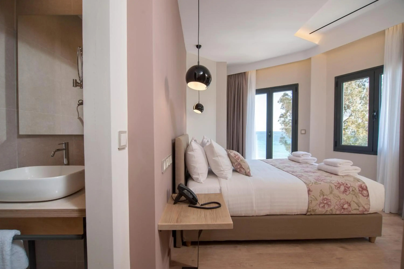Seasabelle Hotel near Athens Airport