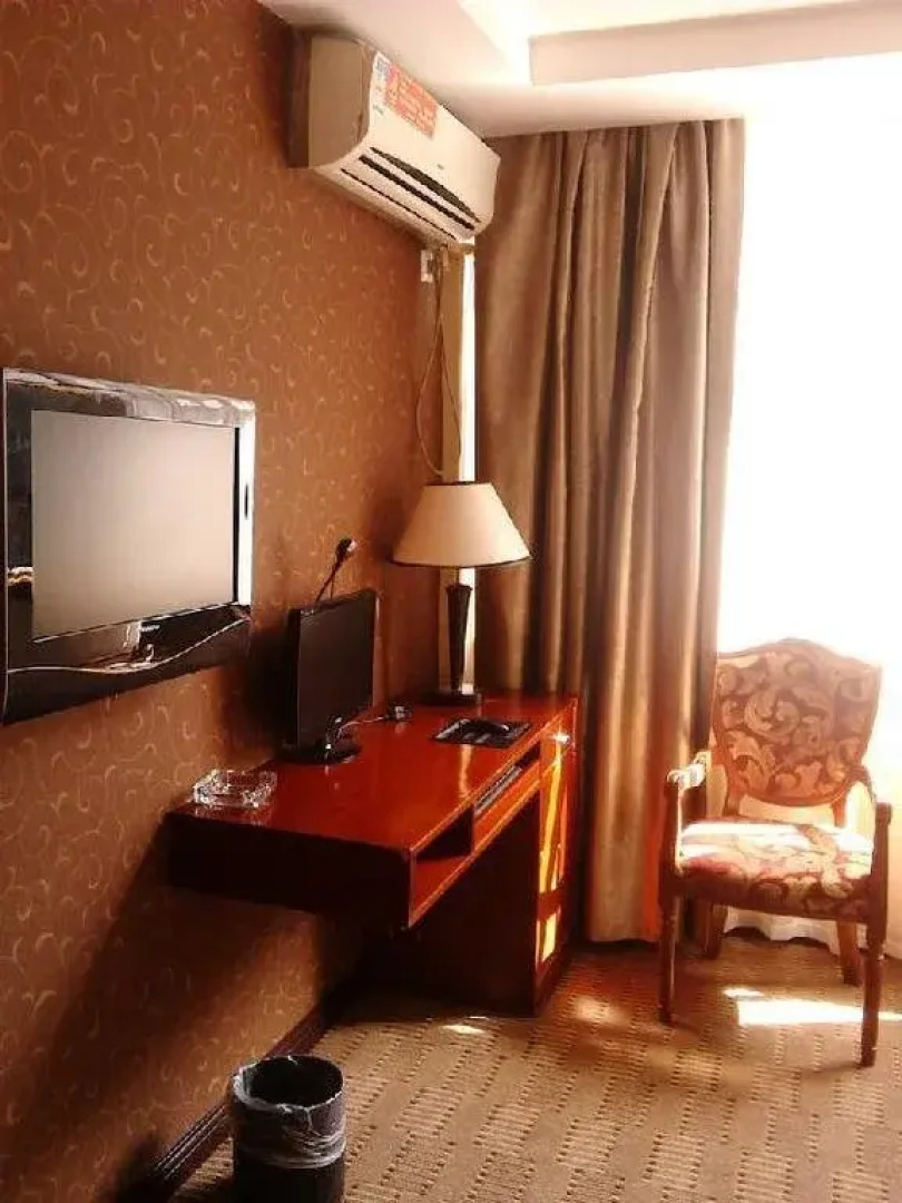 Longyi Business Hotel