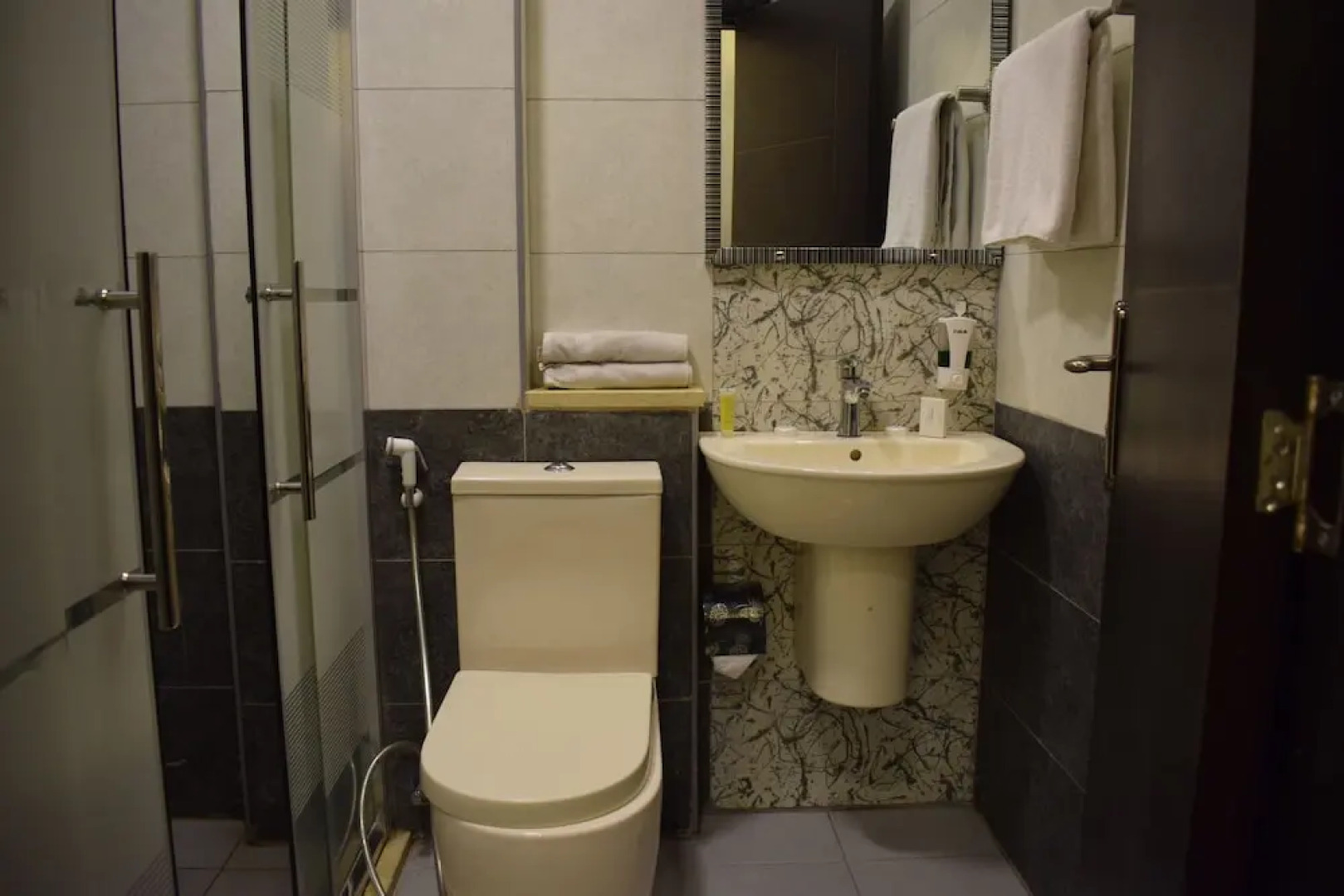 Noor Hotel Apartments