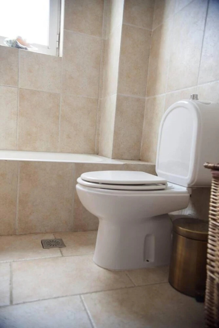 Cosy-relaxing Flat Very Close to Underground