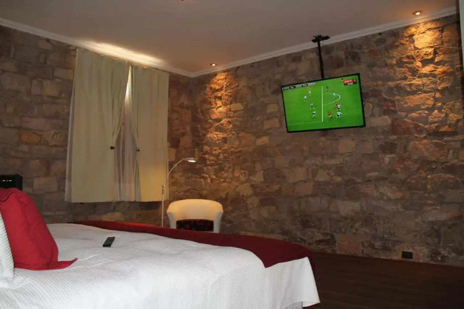 Tower Rock Puerto Deseado Superior