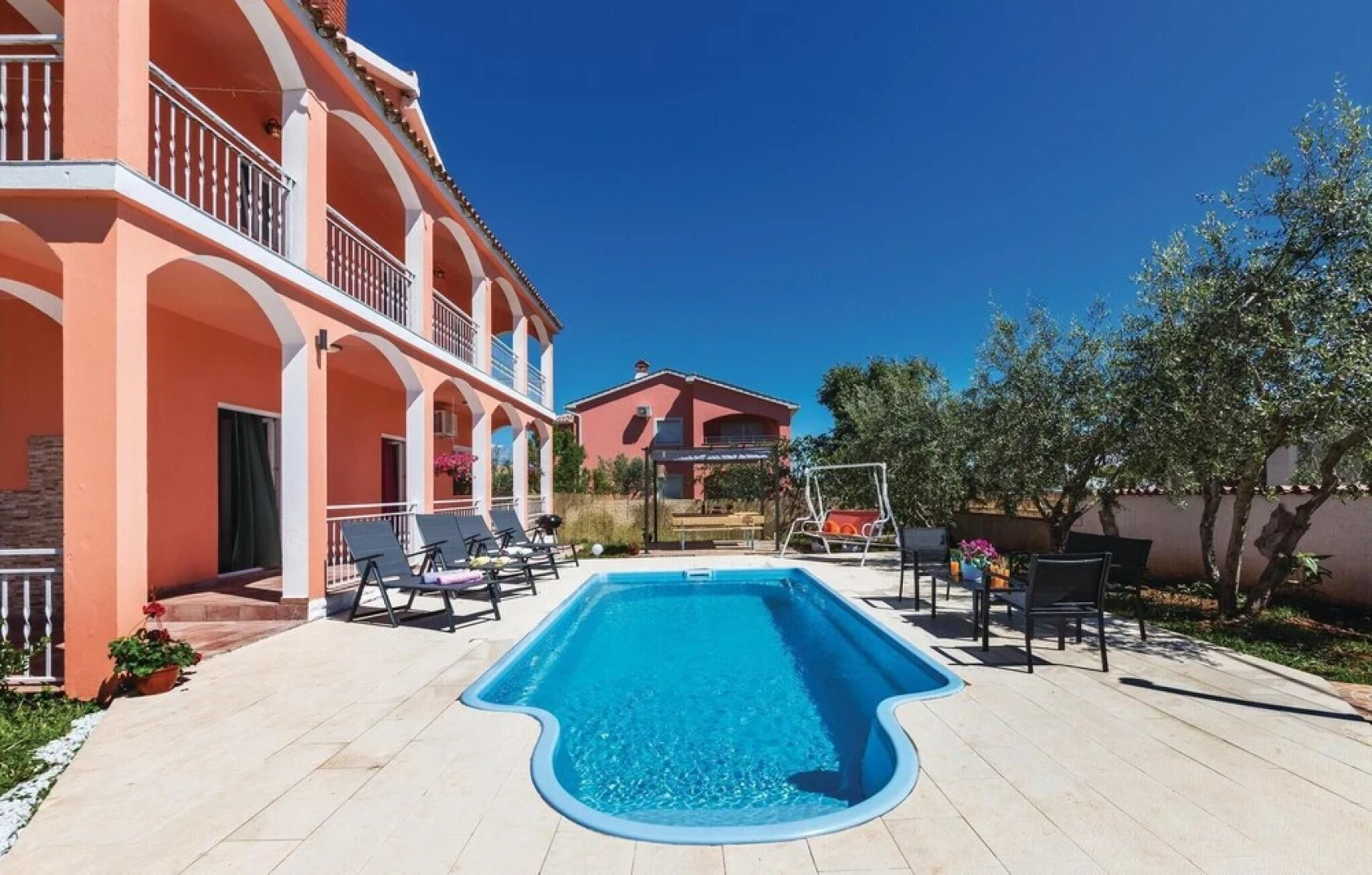 Nice Home in Liznjan With Wifi and 3 Bedrooms