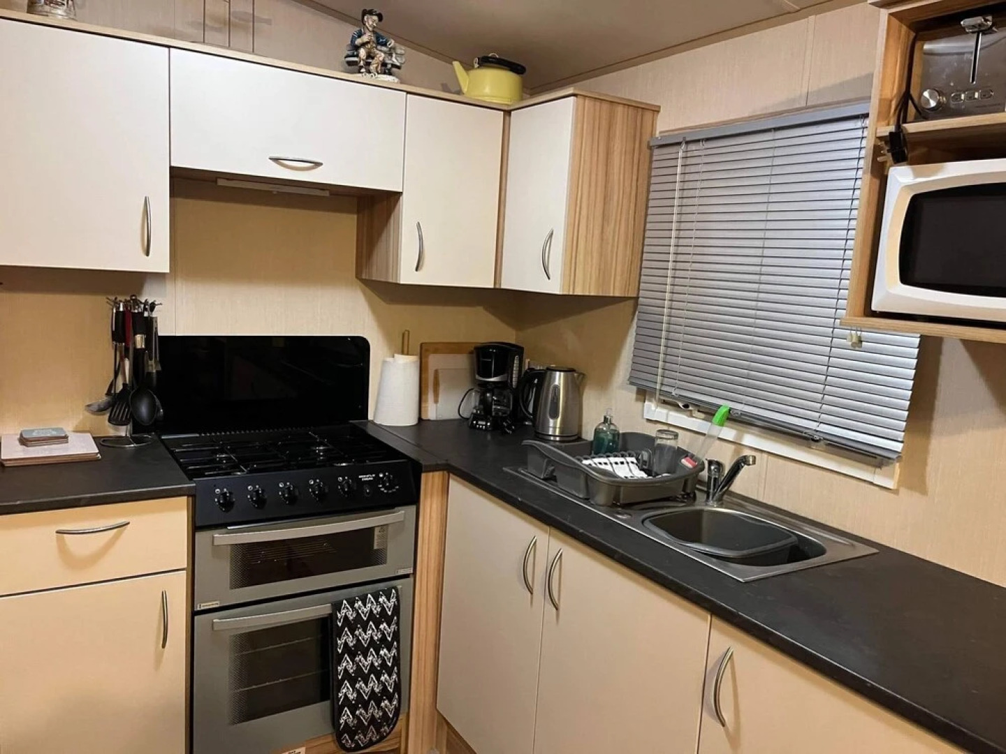 pet Free 2 Bedroom Caravan With Decking at Heacham