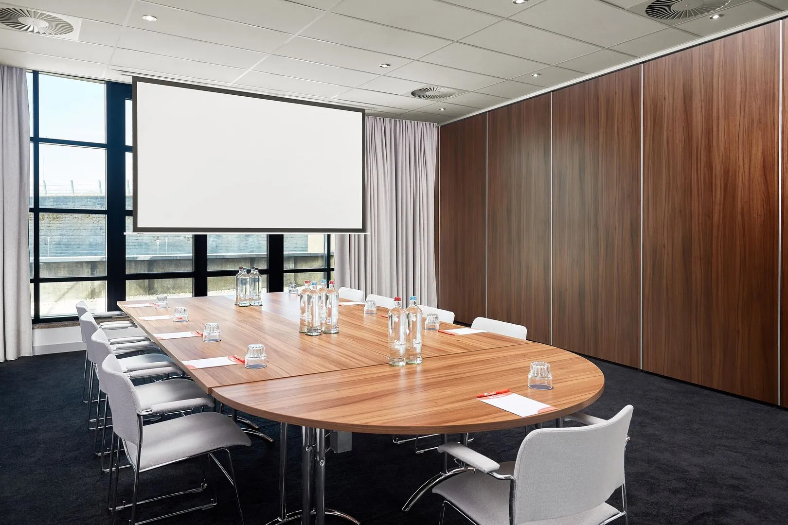 Corendon Amsterdam Schiphol Airport, a Tribute Portfolio Hotel