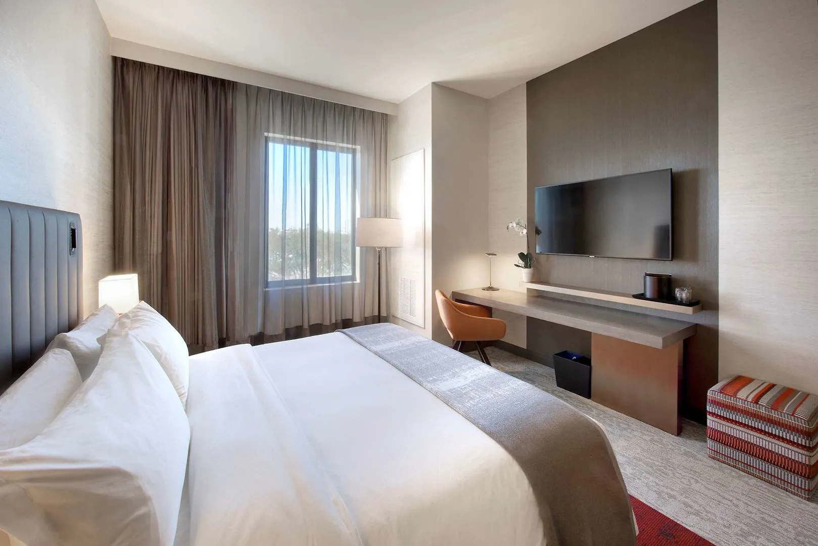 THesis Hotel Miami Coral Gables, Curio Collection by Hilton