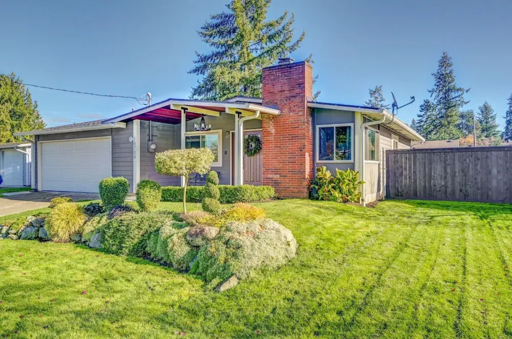 Renton Oasis: Relaxing 3br Home W/ Great Outdoor! 3 Bedroom Home by RedAwning