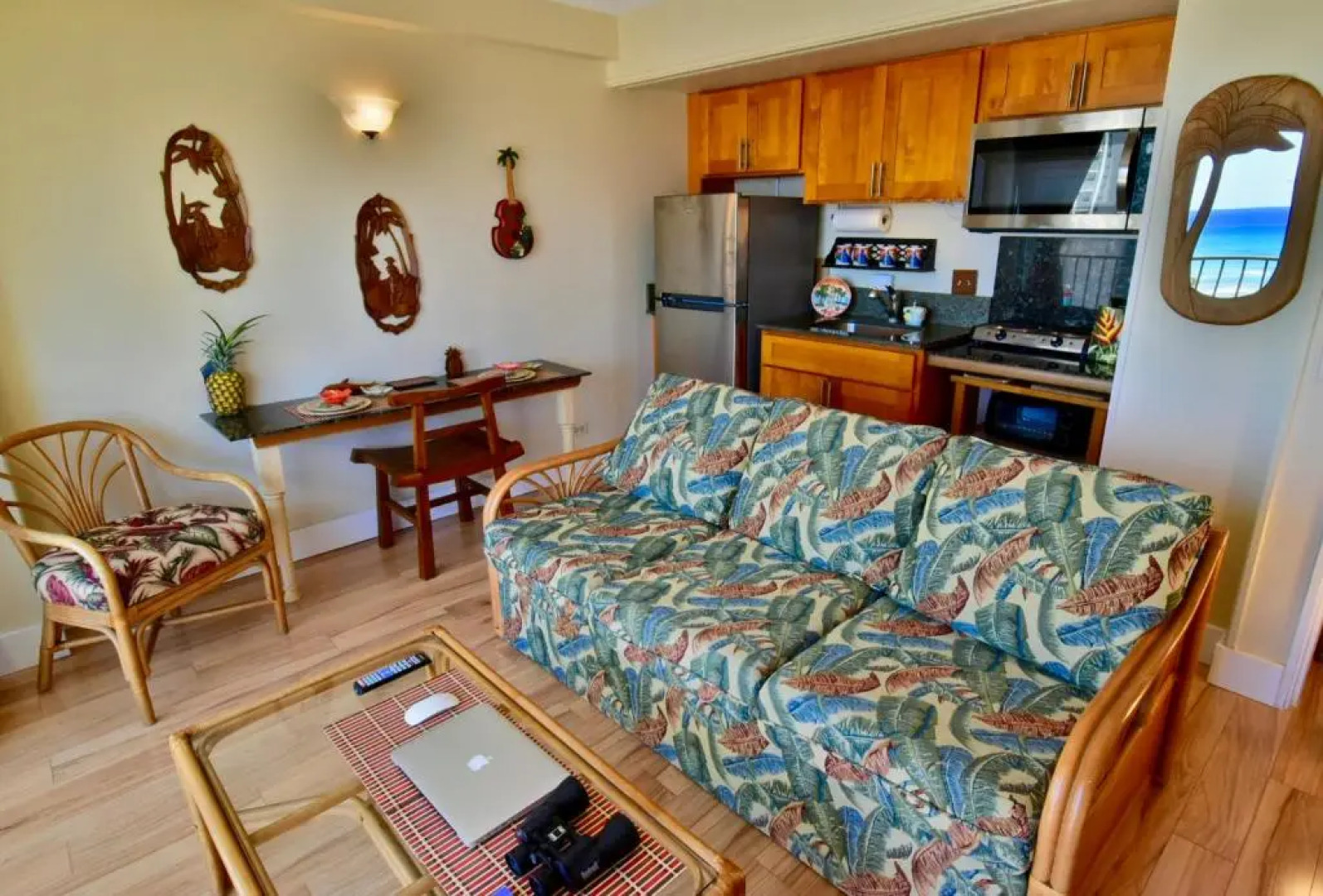 Jenny's Pineapple Cottage