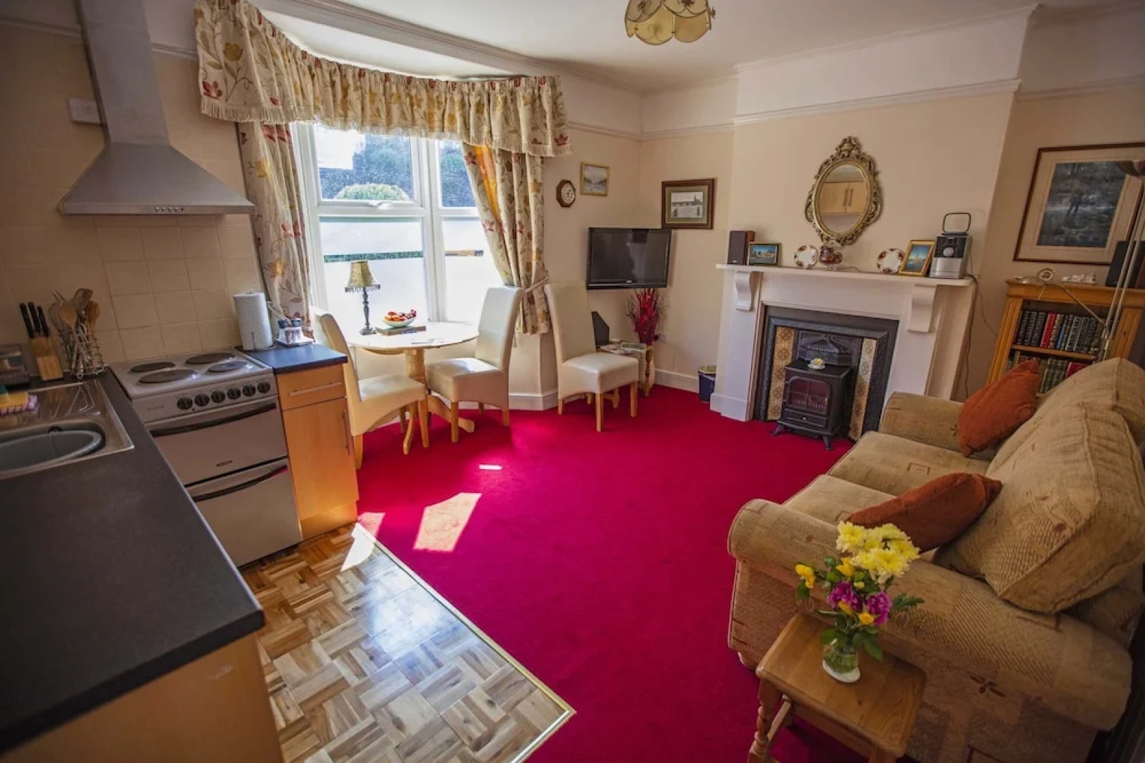 Cladda House & Holiday Apartments