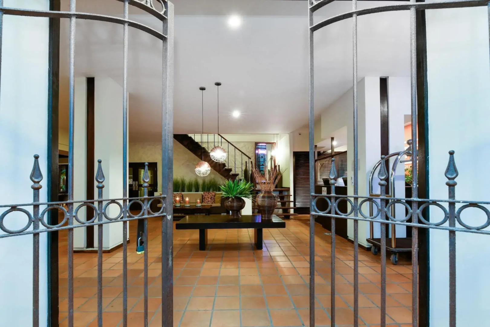 voco Surfside Aruba by IHG