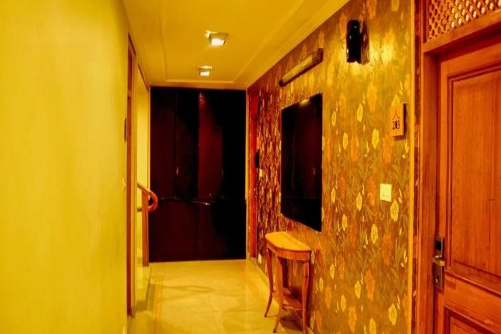 Hotel Pine Spring Pahalgam