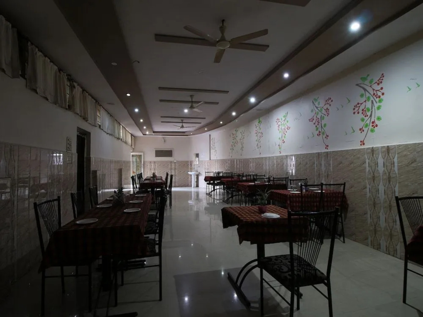 OYO 24838 Hotel Neelam