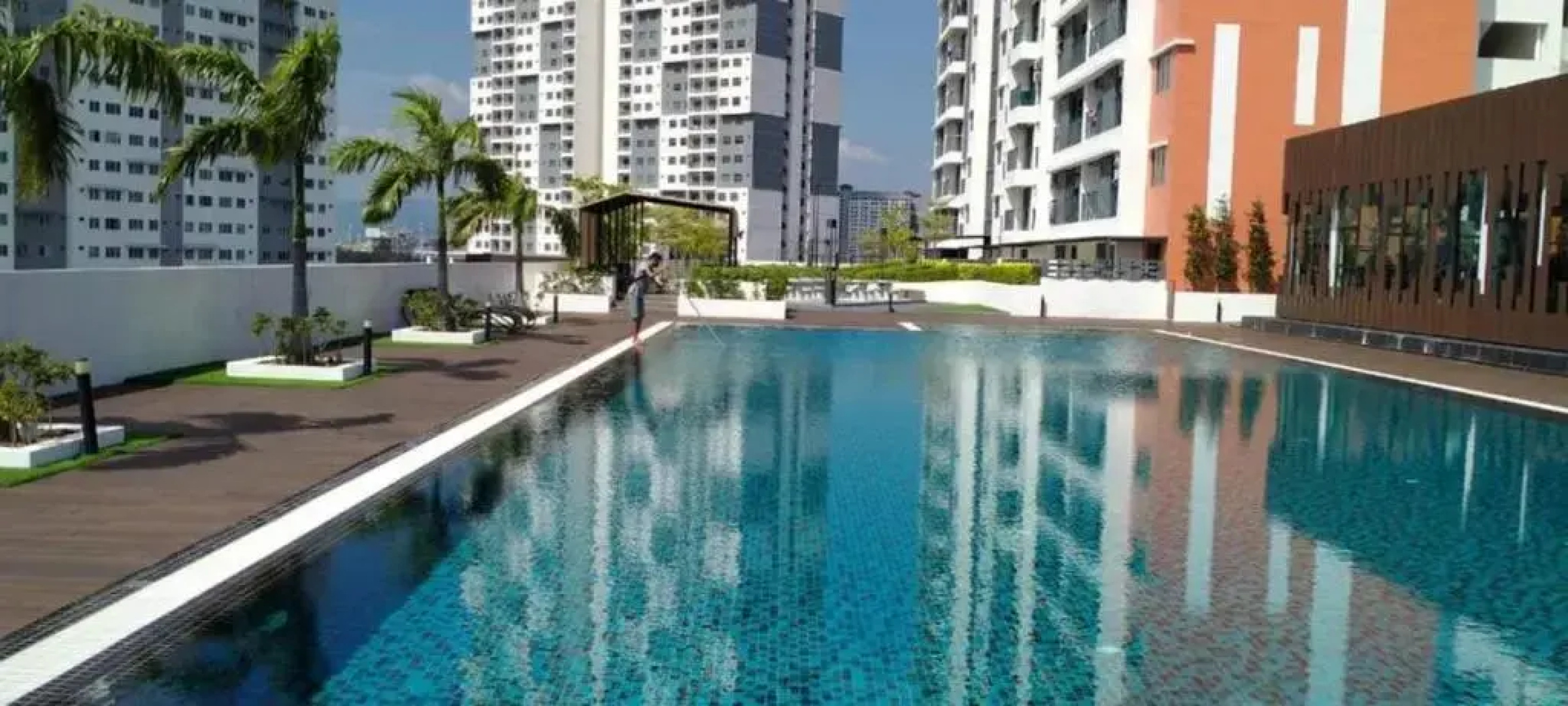 Preferred30 3R2B 7pax Meritus Perai
