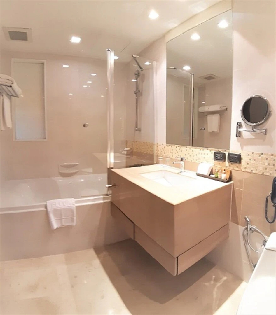 Amora NeoLuxe Hotel