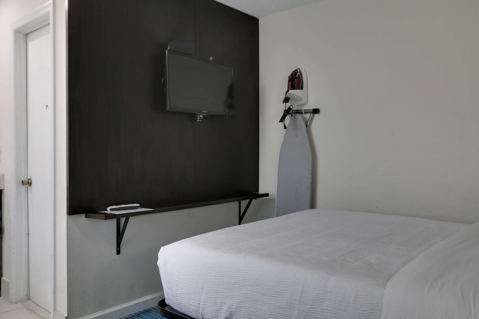 Travelodge by Wyndham Calhoun South I-75