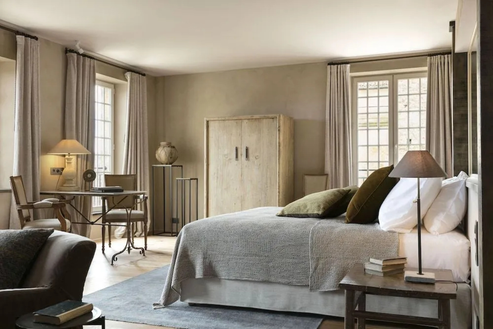 Logis Hotel Restaurant Le Prieure