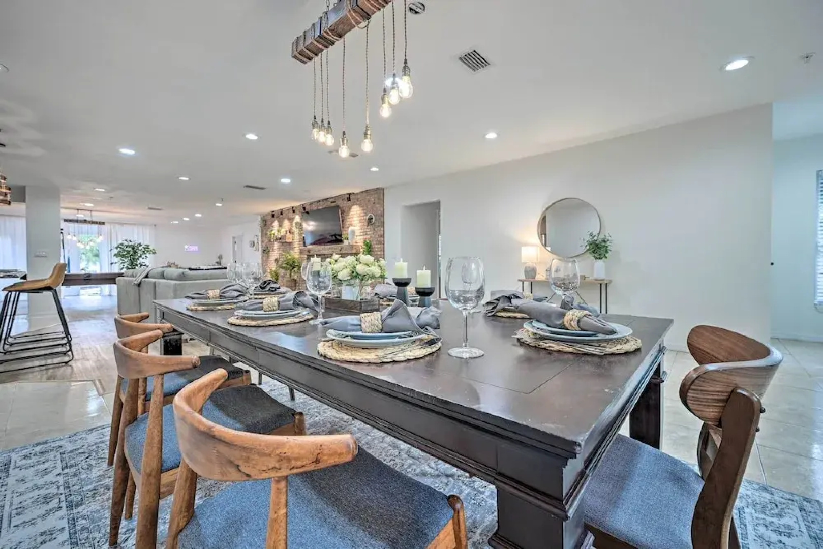 Luxe Brandon Oasis w/ Private Pool & Hot Tub!