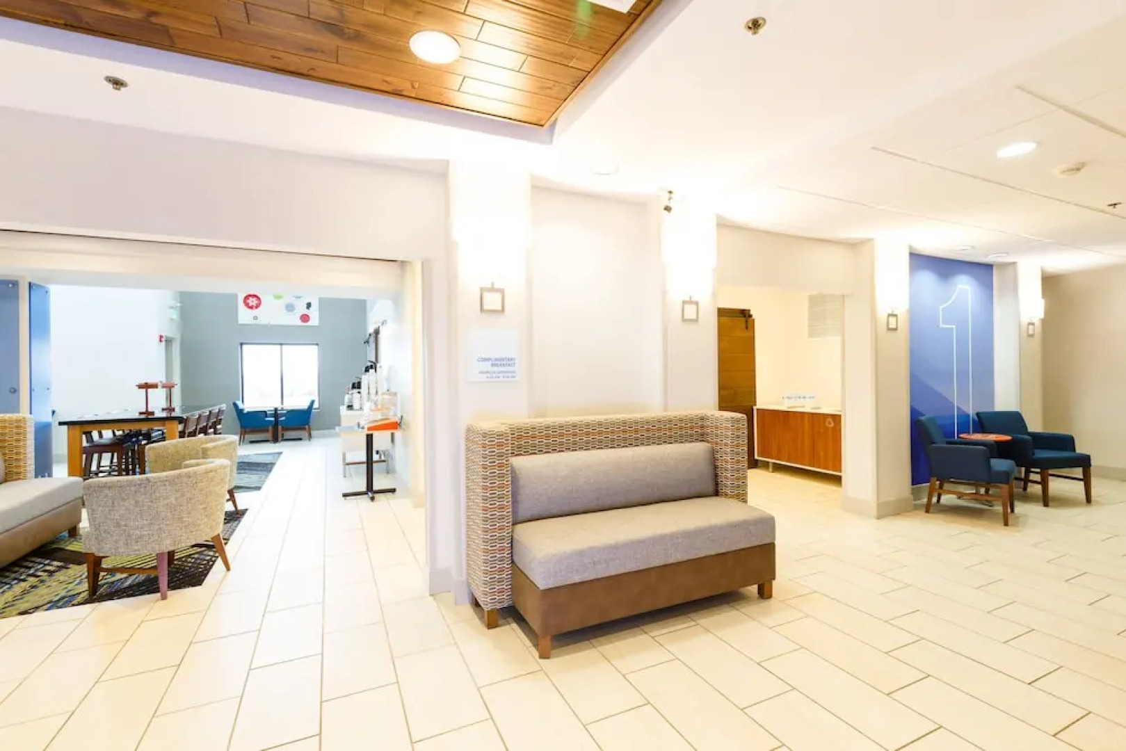 Holiday Inn Express & Suites Shelbyville by IHG