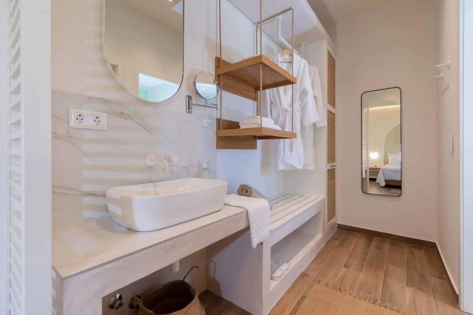 Pnoe Luxury Villa