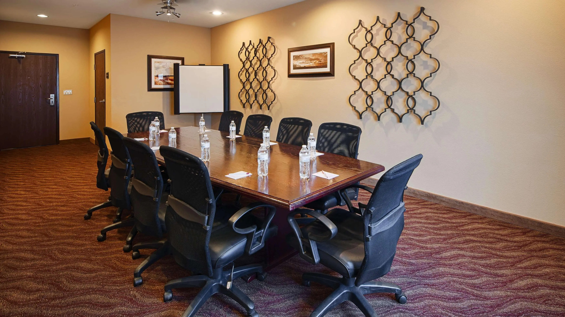 Best Western Plus Burleson Inn & Suites