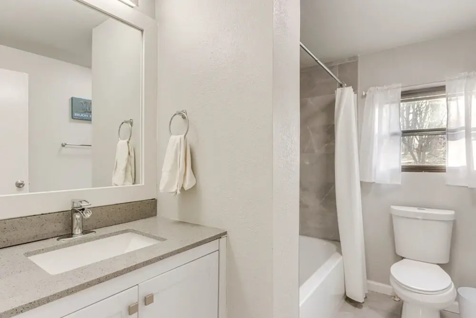 Lakefront Rogers Retreat w/ Grill & Spacious Deck