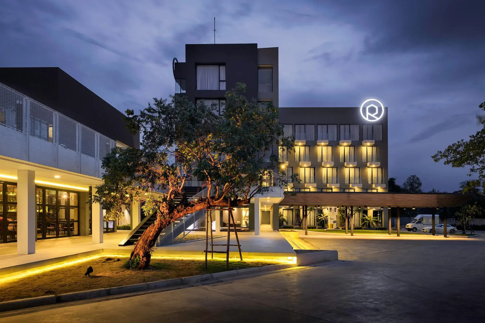 R Photo Hotel