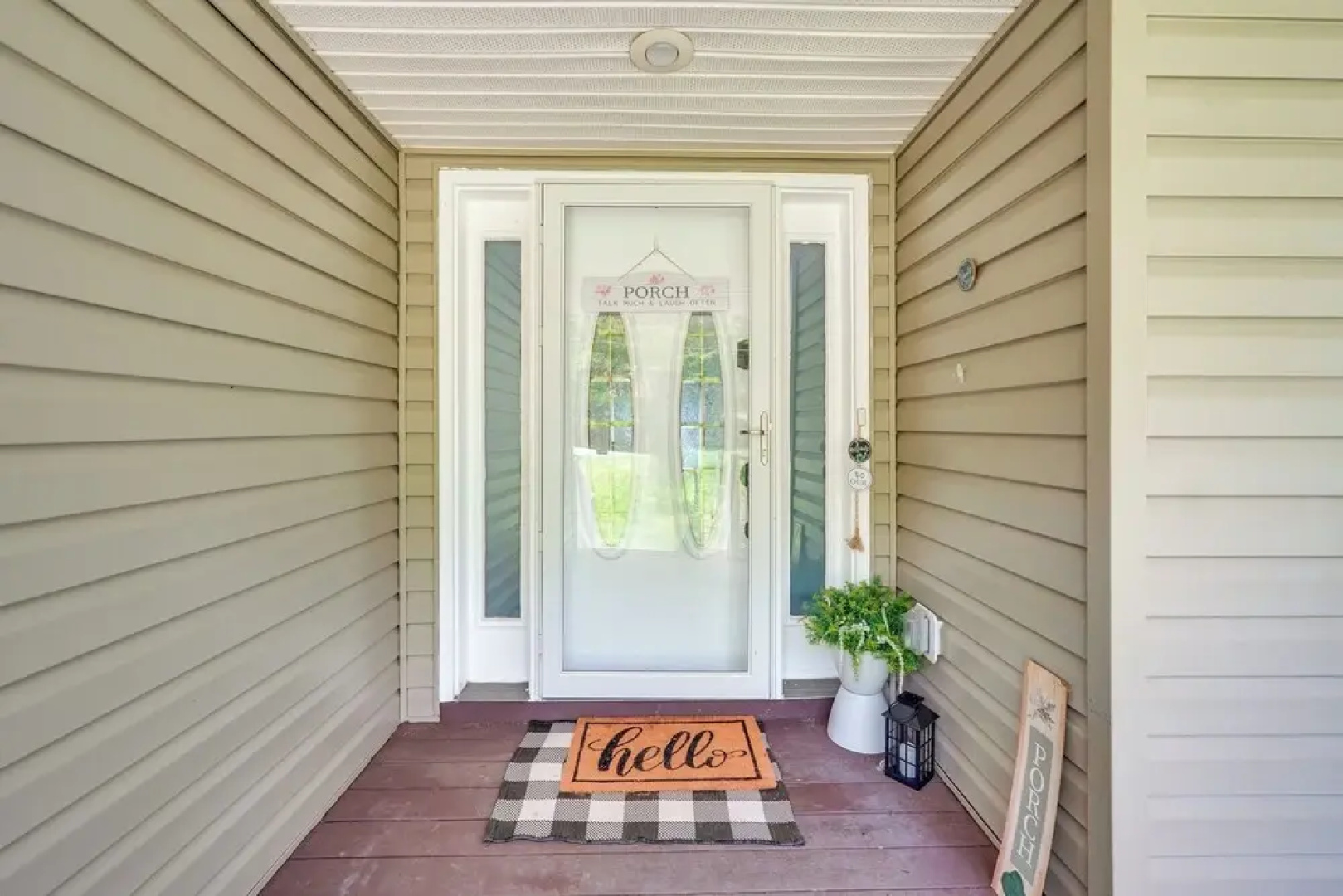 Tannersville House: Bar & Deck, 2 Mi to Ski Resort