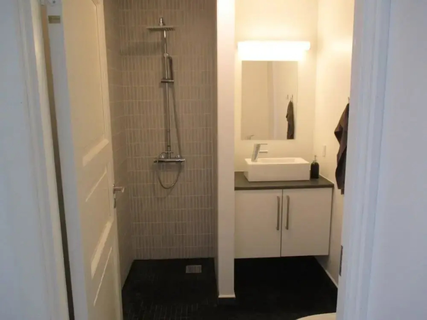 White House Hotel Apartments