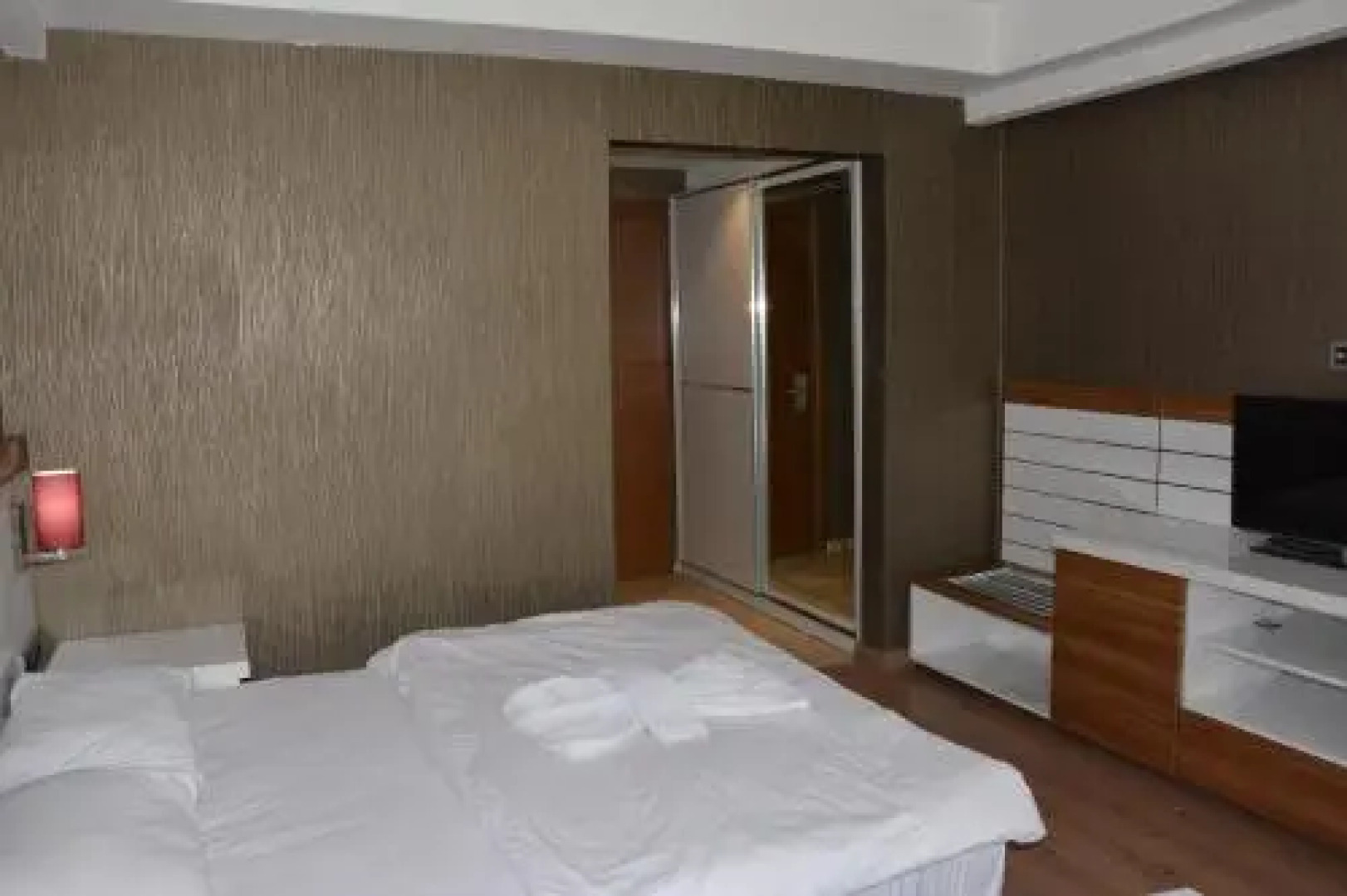 Mirava River Suites Hotel