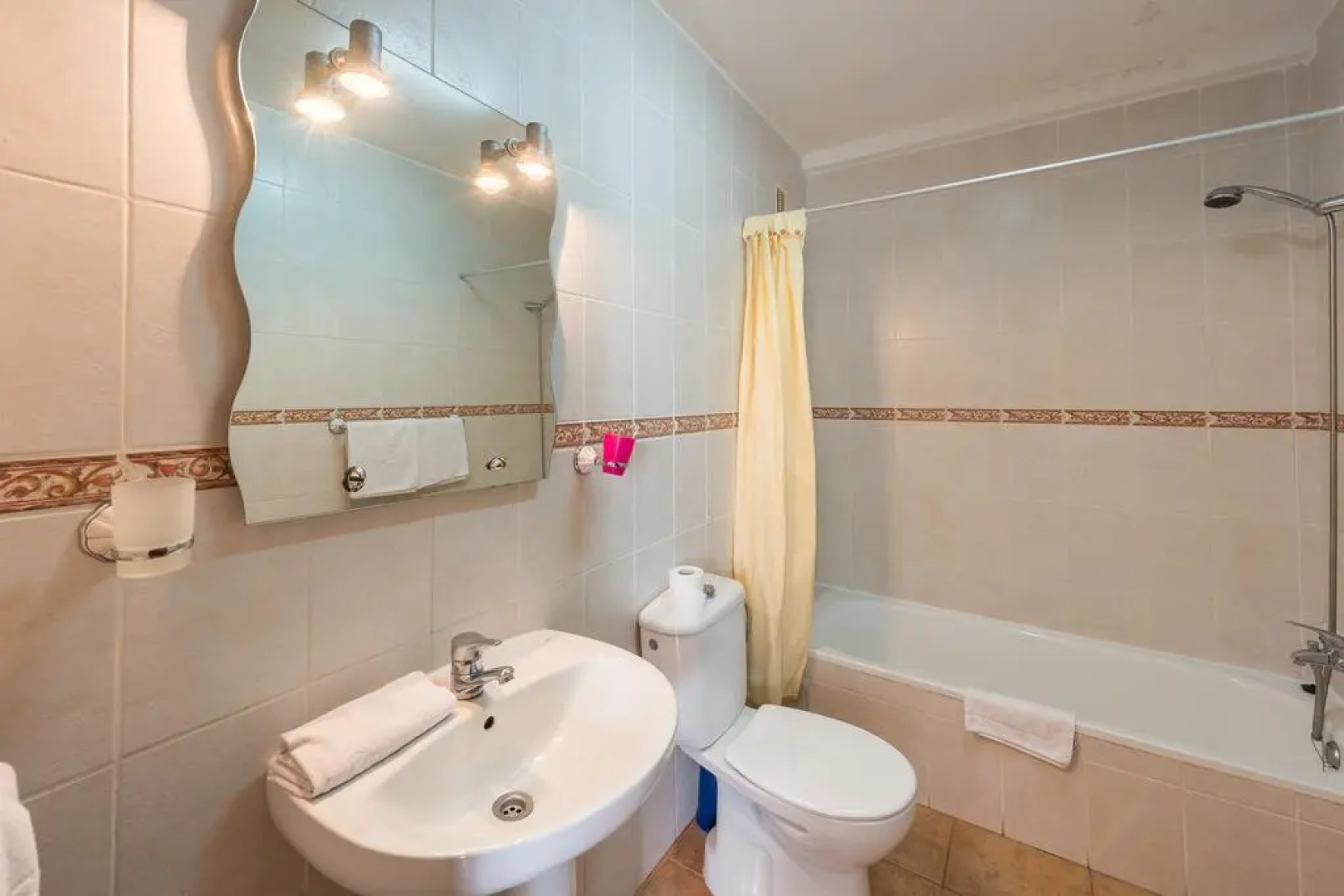 Paloma Beach Apartments