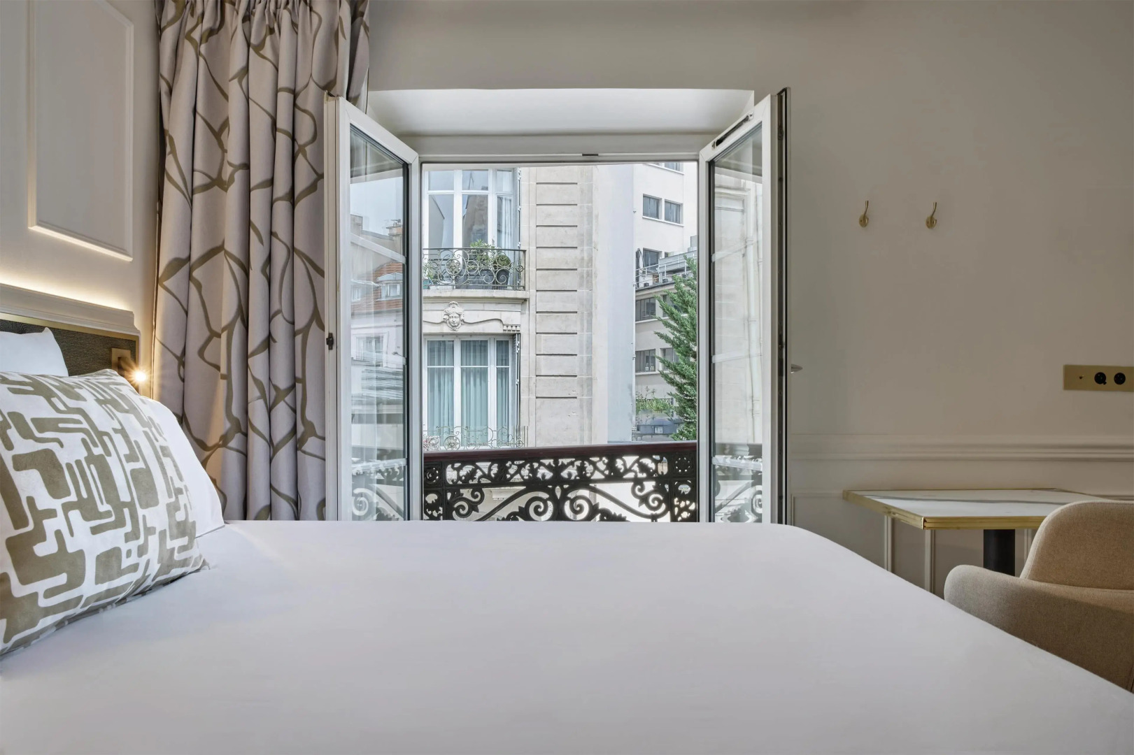 Posy Hotel by Happyculture