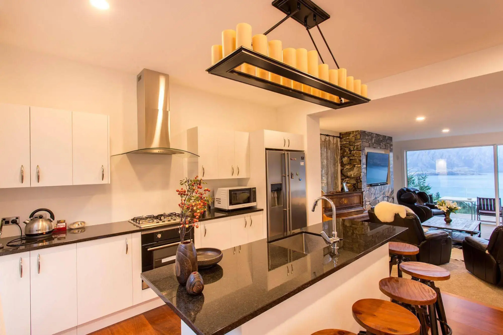 DH Lakeview Villa