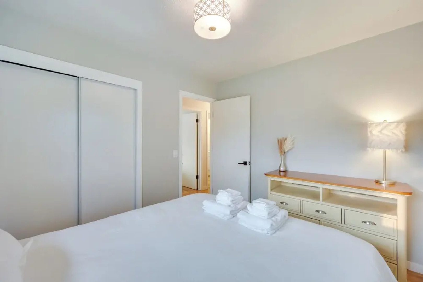 Updated Hermantown Vacation Rental 6 Mi to Duluth!