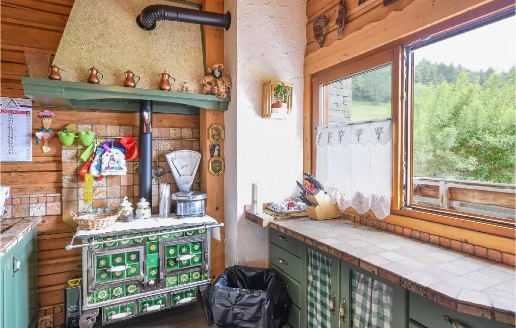 Awesome Apartment in Borno With 4 Bedrooms and Wifi