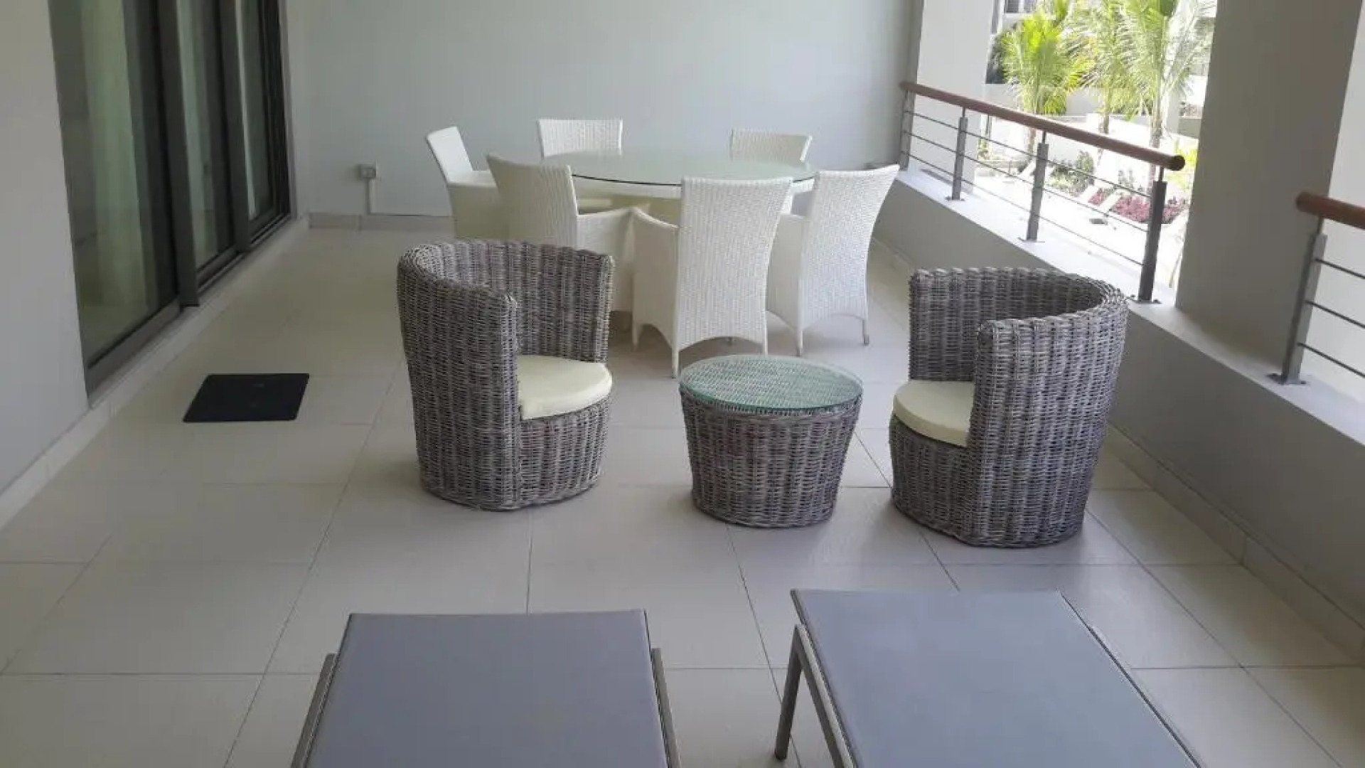 Element Bay Lux Beach Apartment