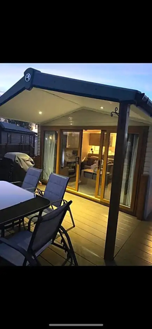 The Luxury break Sleeps 6 at 44 Kingfisher Court South facing