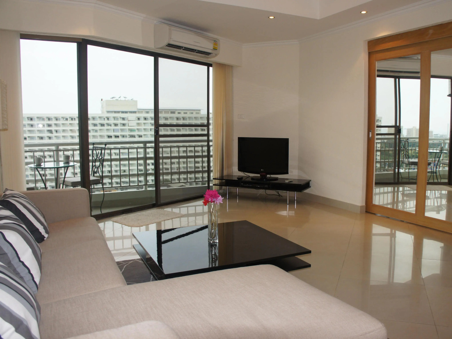 VT 2 Serviced Apartment