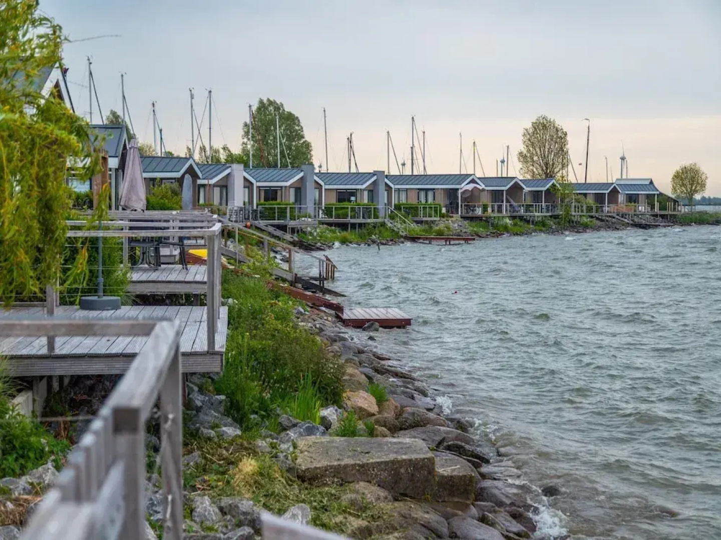 Lakeside Escape Near Enkhuizen