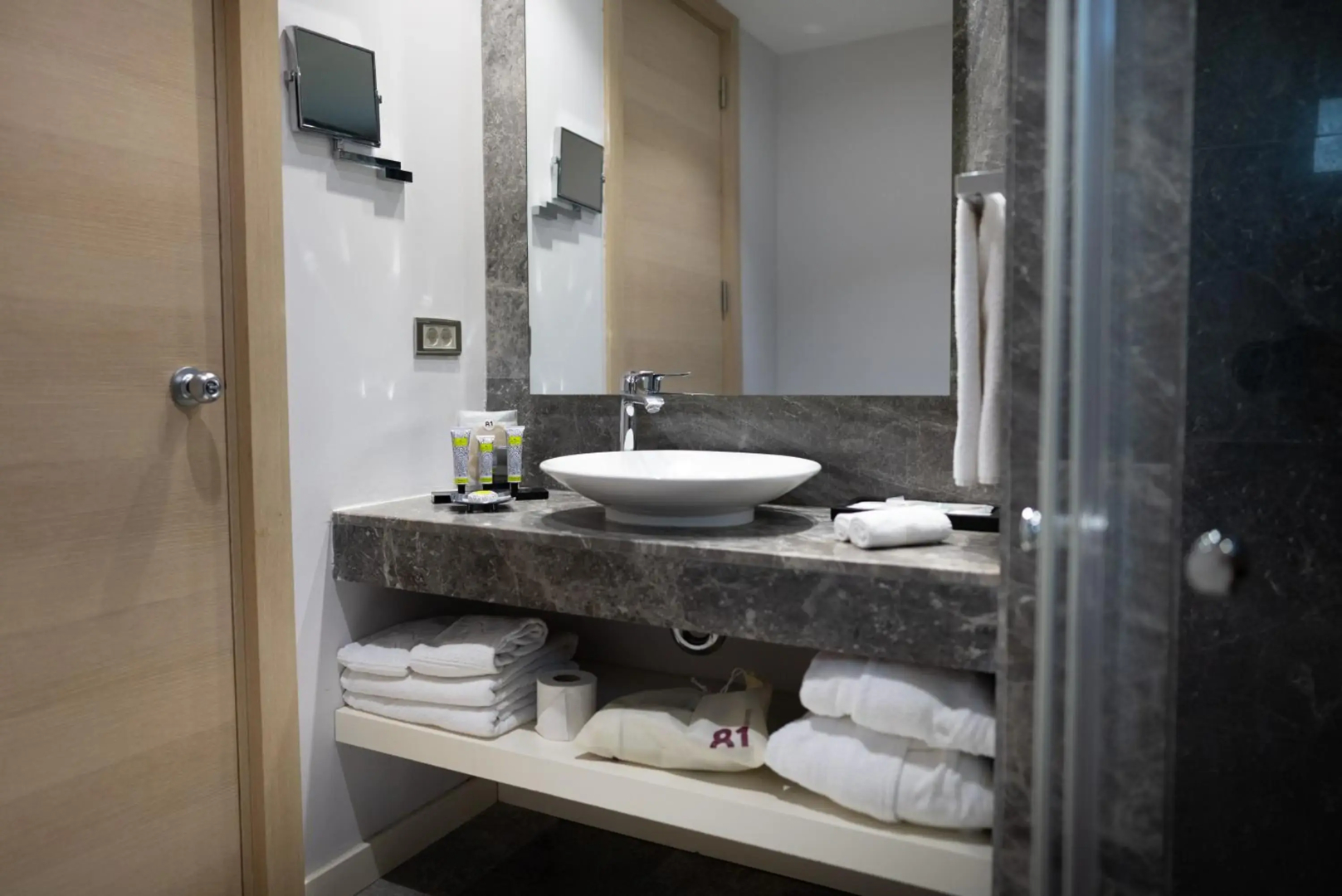 No 81 Hotel