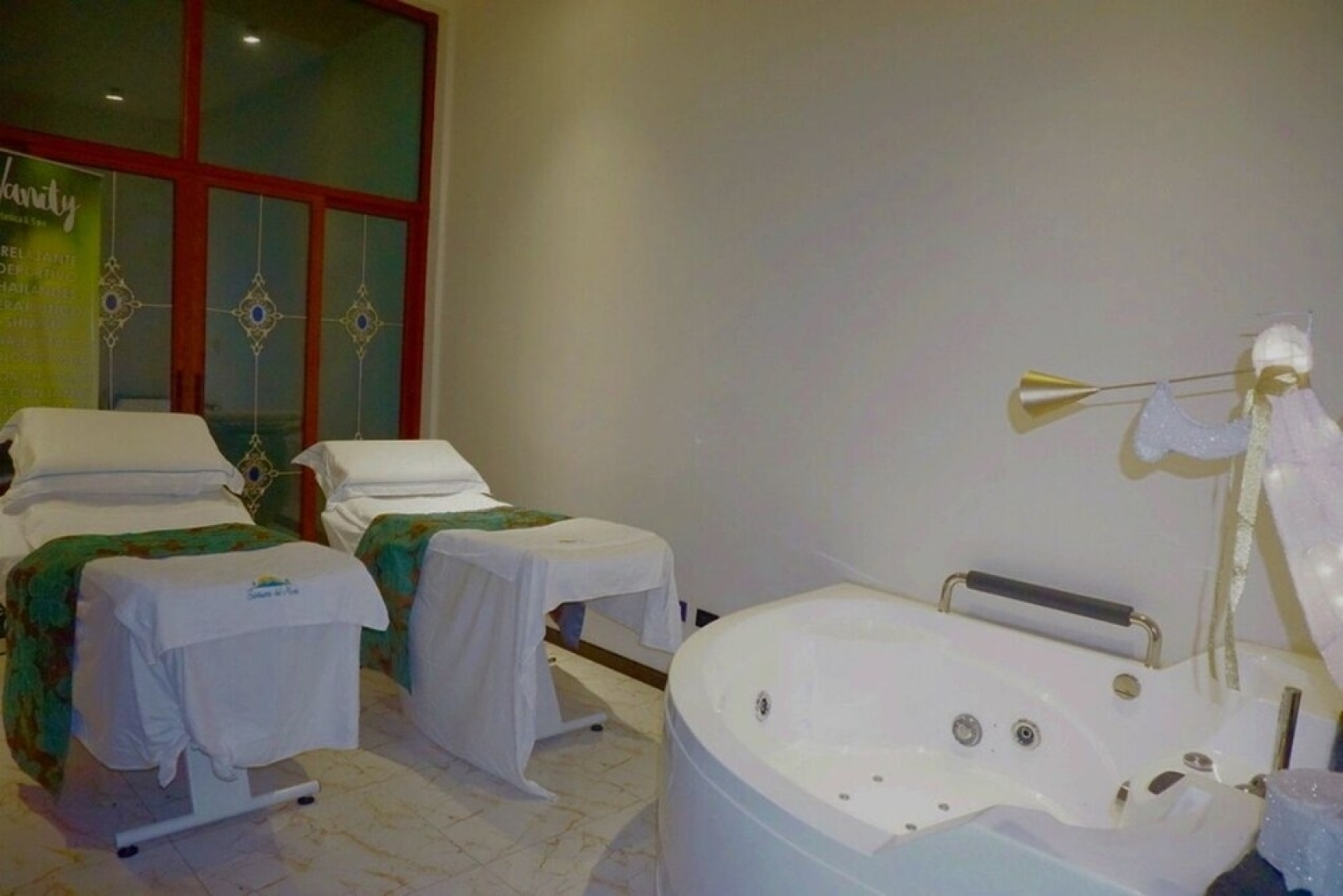 Room With Jacuzzi, Vacation Spa House With Turkish Bath