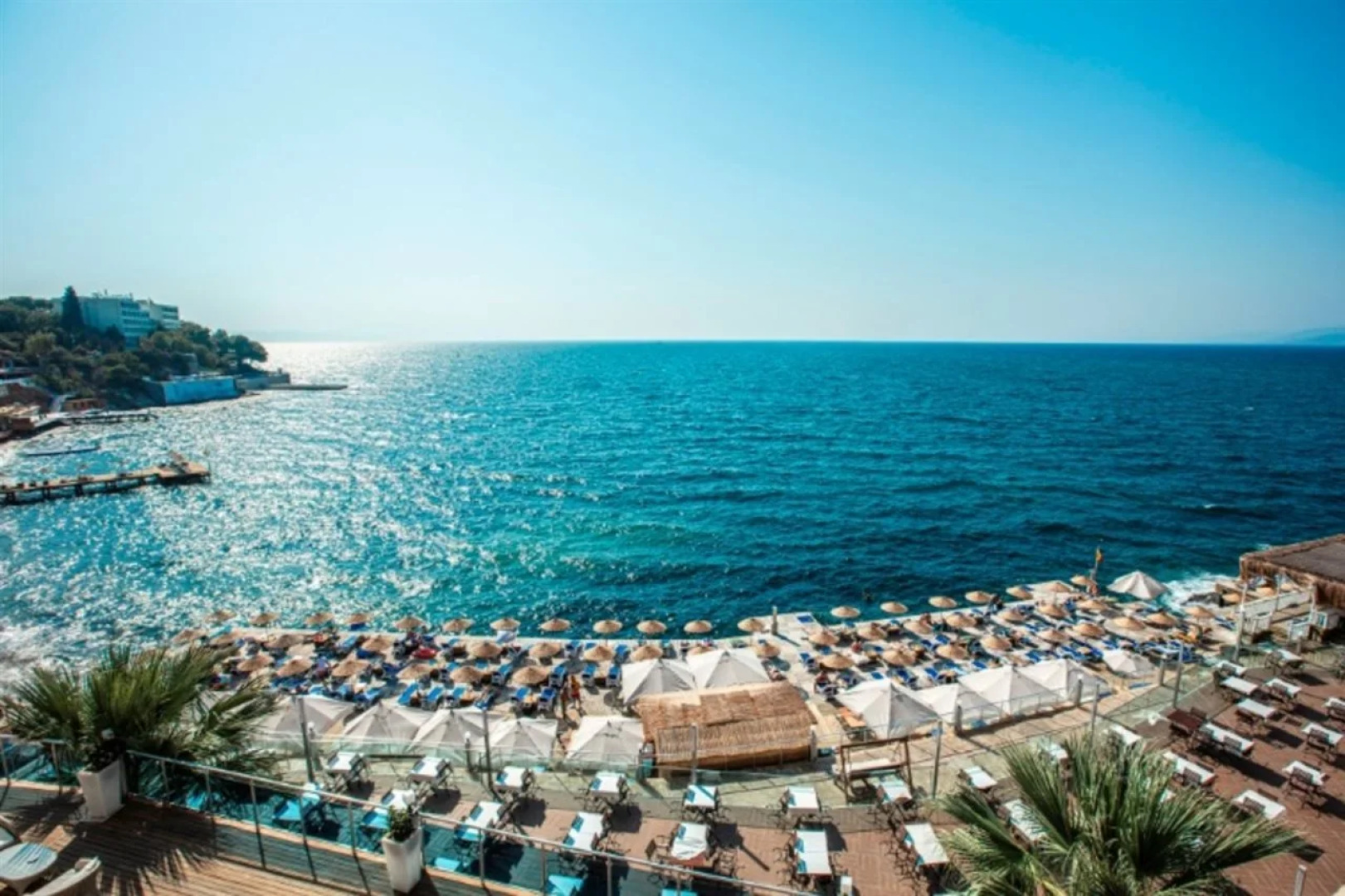 Charisma De Luxe Hotel