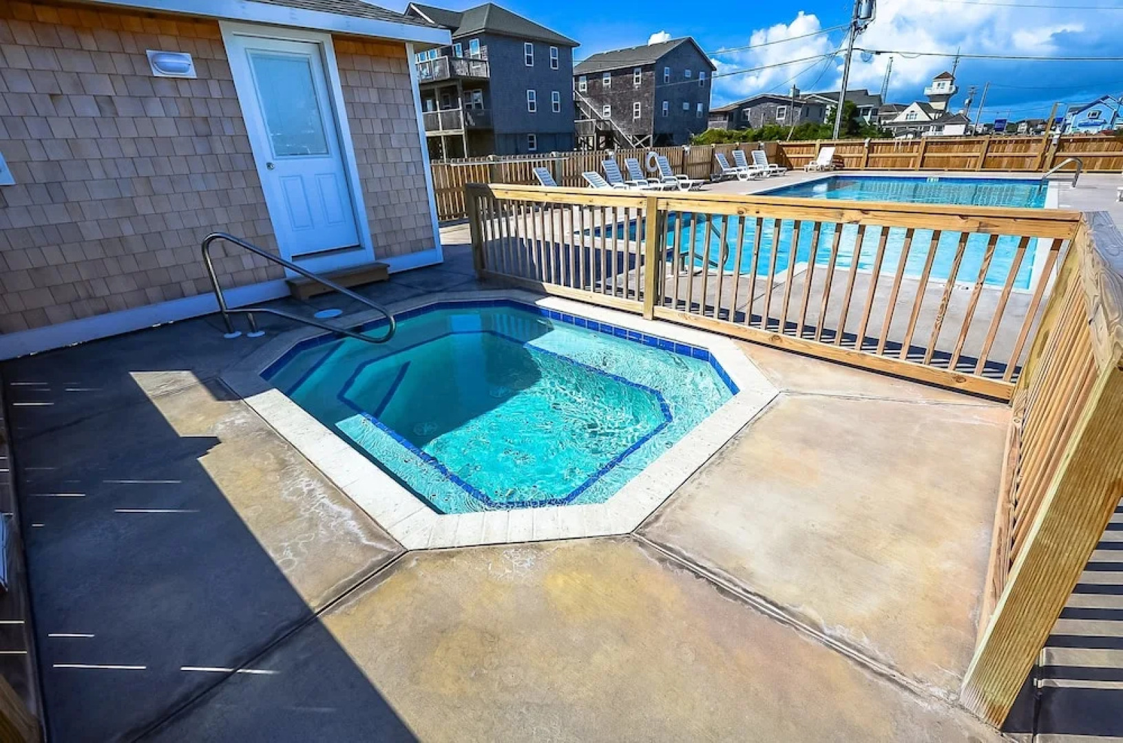Lighthouse View Oceanfront Lodging