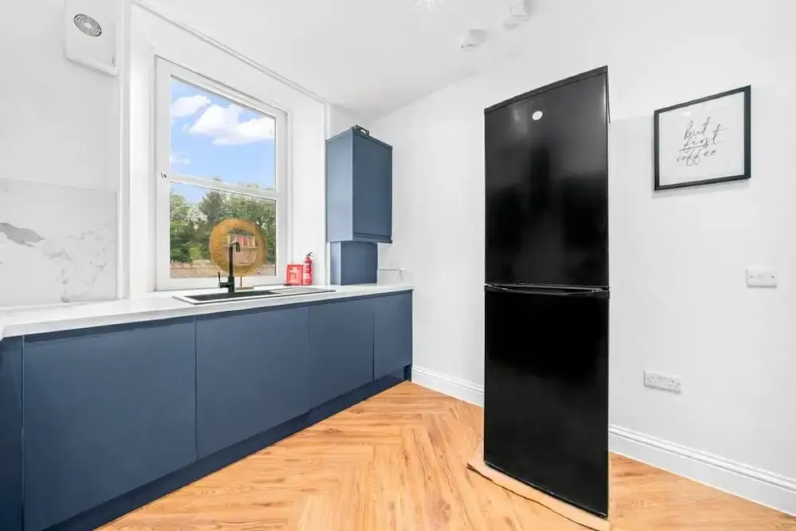 Stylish 4 Bed-town Centre